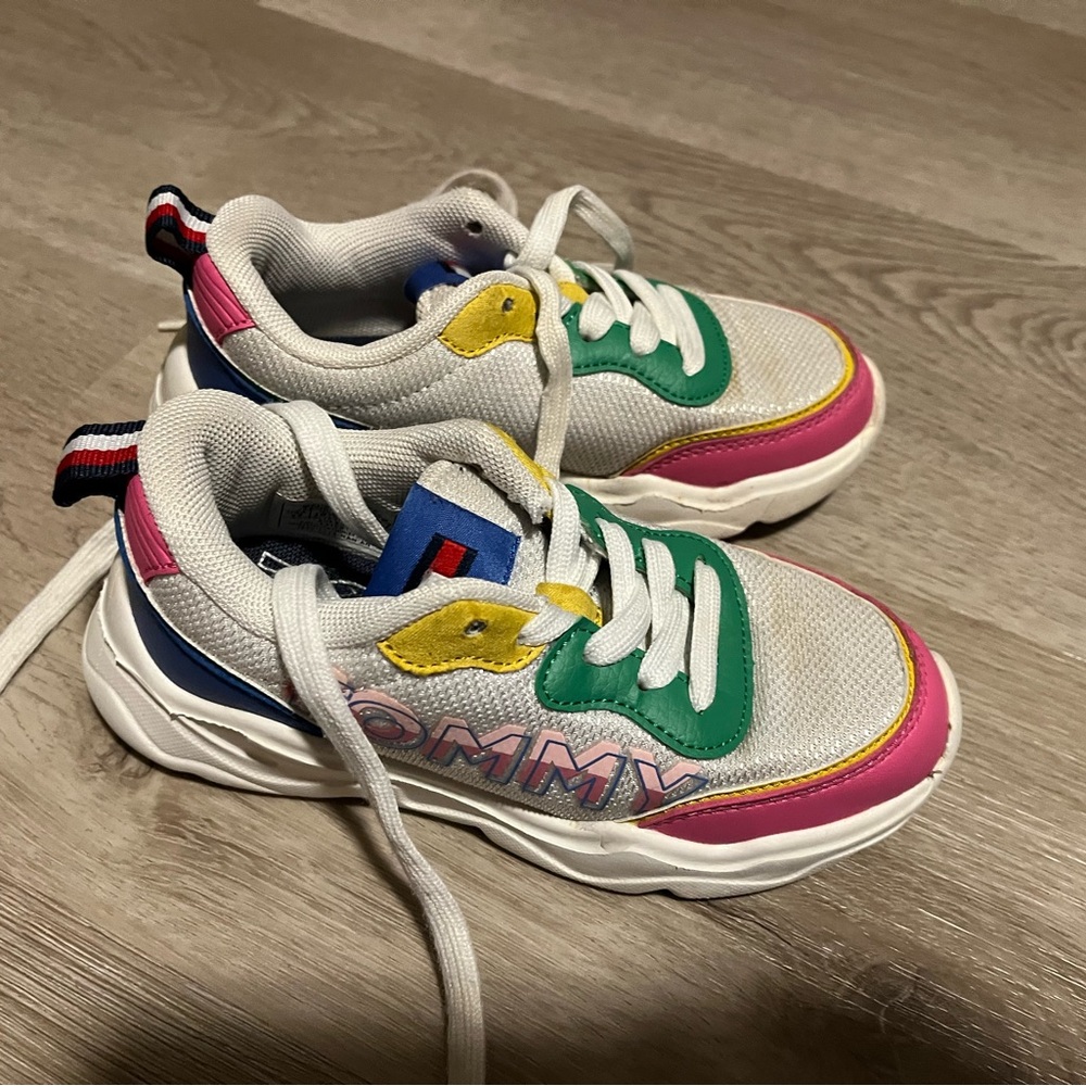Tommy Hilfiger Pink and Green Sneakers Vibrant Design